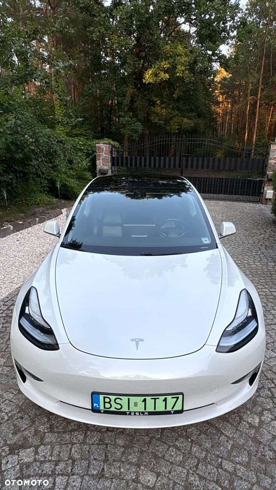 Tesla Model 3 - 4