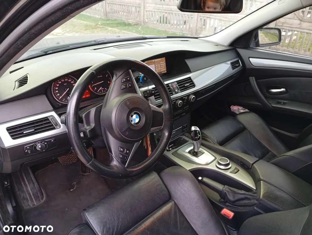 BMW Seria 5 525d - 7