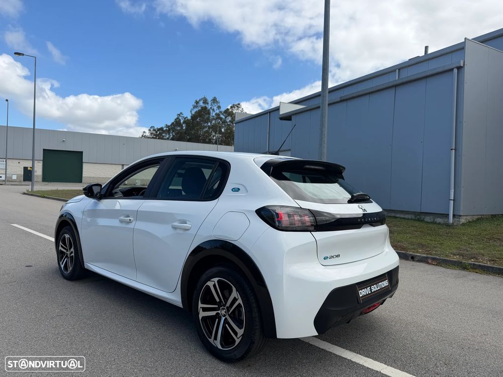 Peugeot e-208 Active - 23