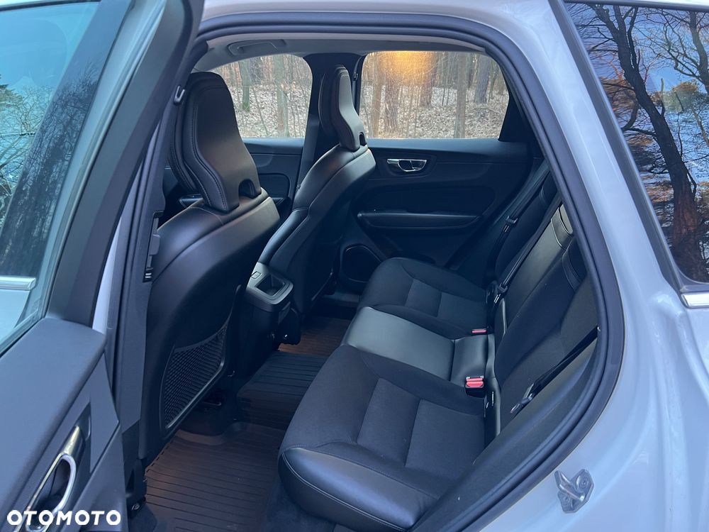Volvo XC 60 B5 B AWD Geartronic Momentum Pro - 31