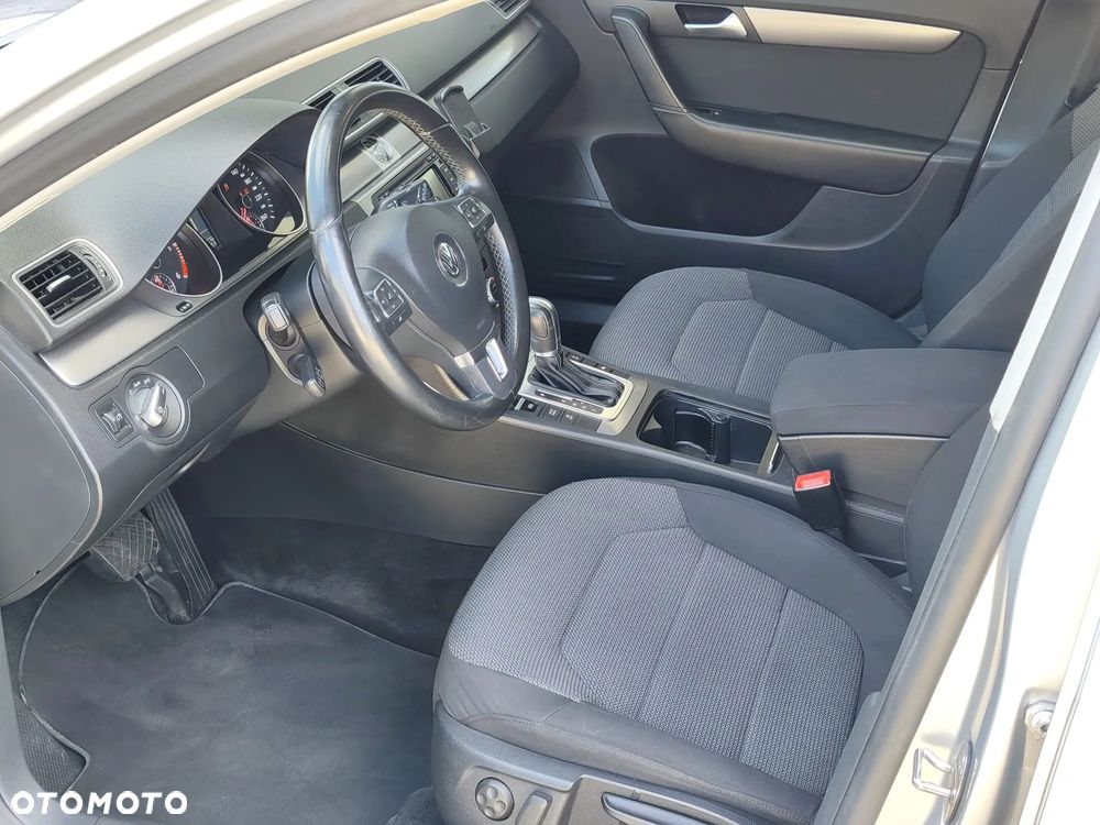Volkswagen Passat 2.0 TDI DSG BlueMotion Technology Comfortline - 14