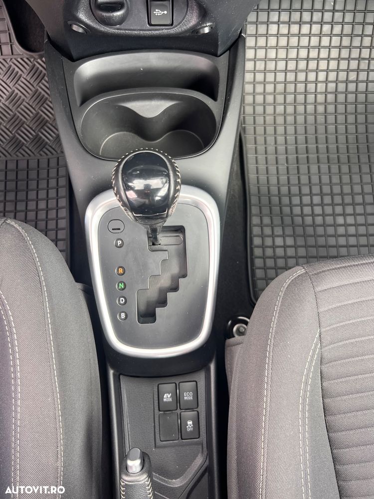 Toyota Yaris - 16