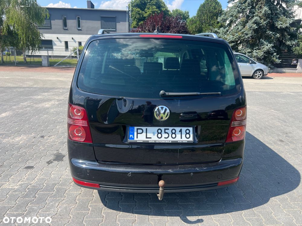 Volkswagen Touran 2.0 TDI DPF Highline - 6