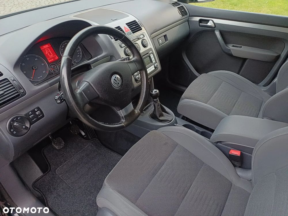 Volkswagen Touran - 7