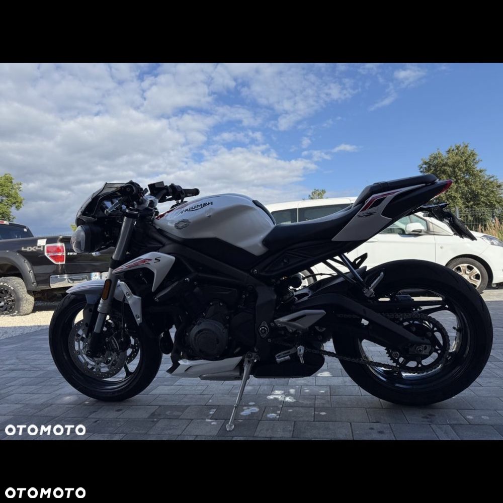 Triumph Street Triple - 5