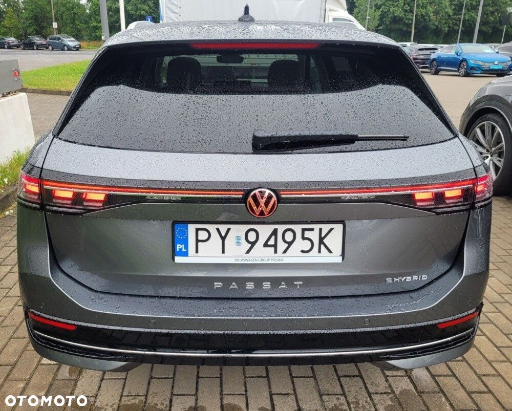 Volkswagen Passat - 4