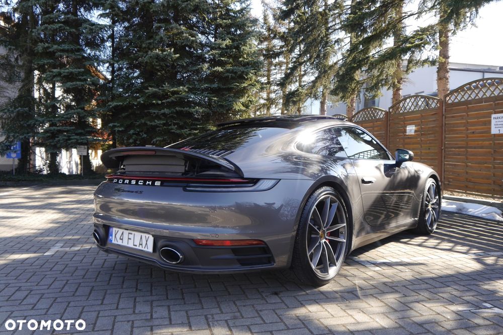 Porsche 911 Carrera 4S - 29