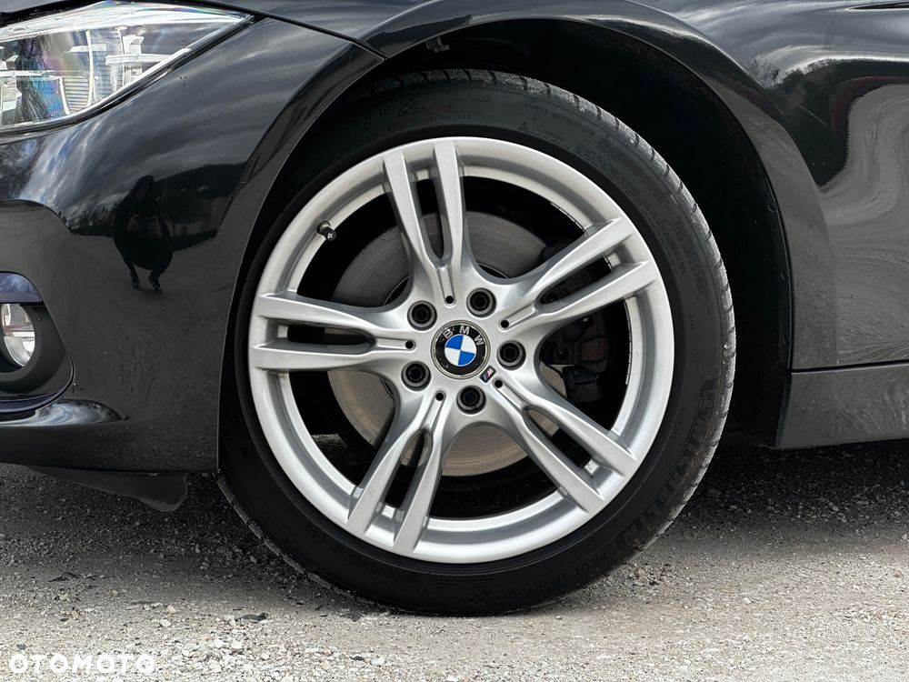 BMW Seria 3 325d Sport Line Shadow sport - 34