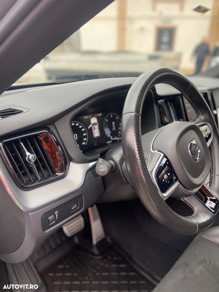 Volvo XC 60 D4 R-Design - 13