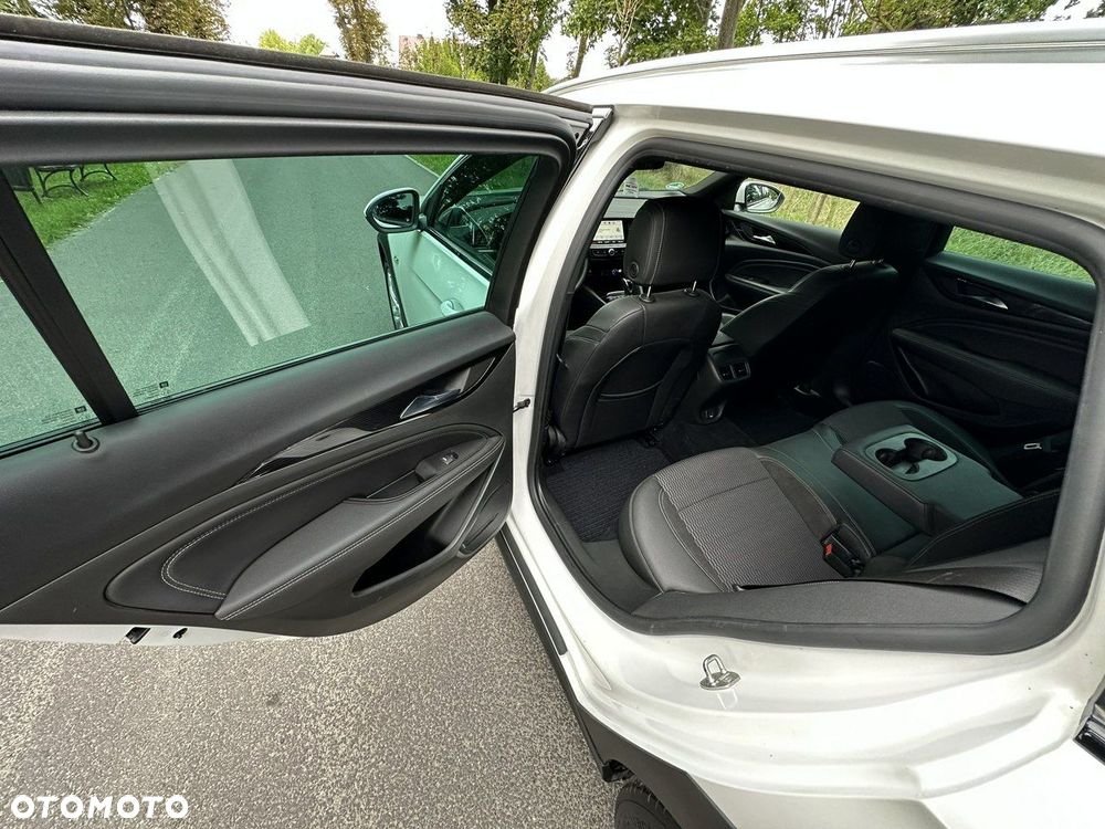 Opel Insignia - 21
