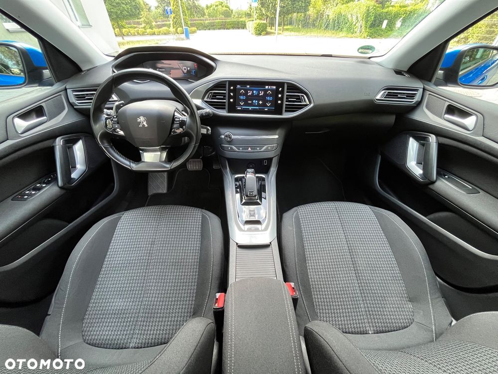 Peugeot 308 BlueHDi 130 EAT8 Business - 19