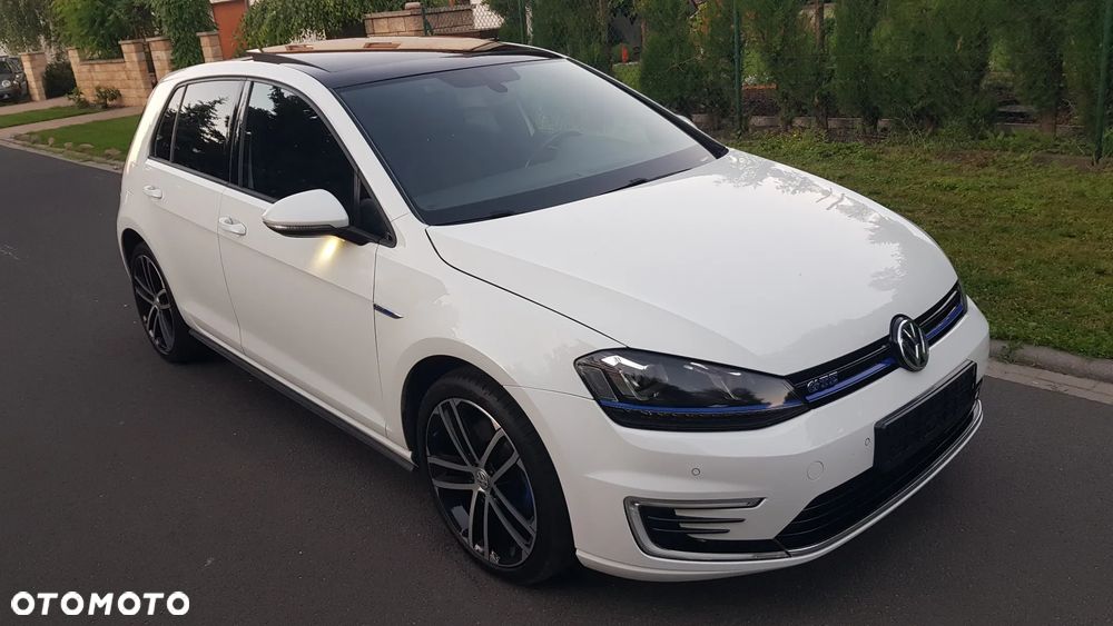 Volkswagen Golf - 6