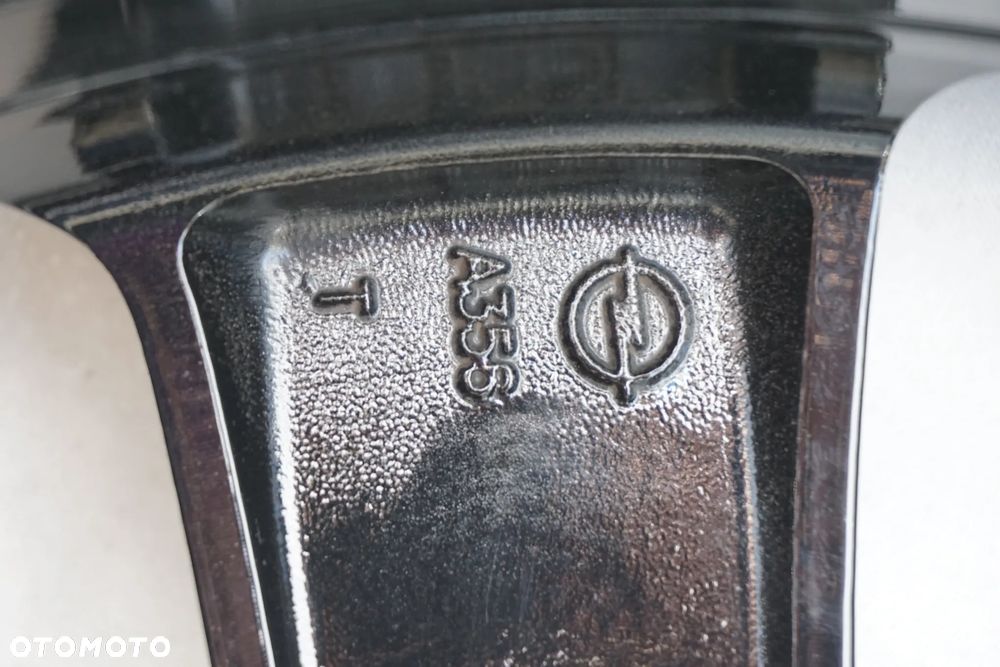 Opel corsa F 4x108 17 7J Michelin 205 45 17 - 12