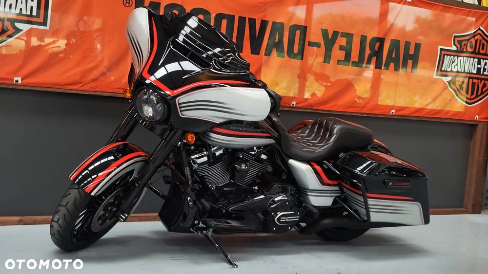 Harley-Davidson Touring Street Glide - 5