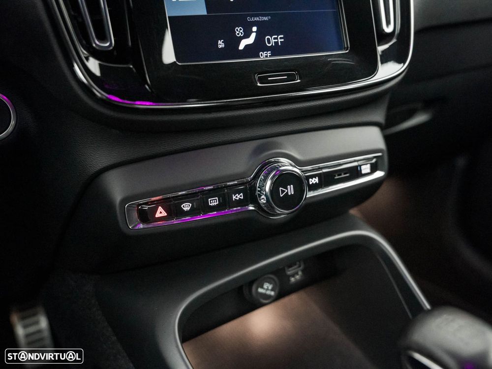 Volvo XC 40 2.0 D3 R-Design - 28