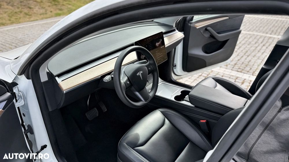 Tesla Model Y RWD - 7