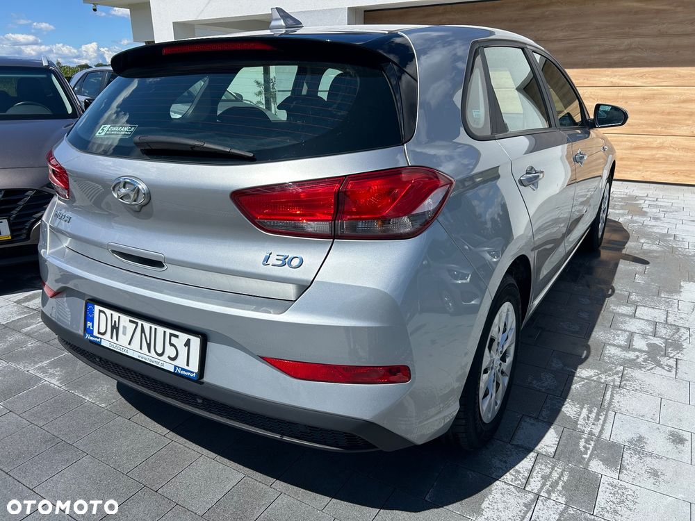 Hyundai i30 1.5 DPI Classic + - 8