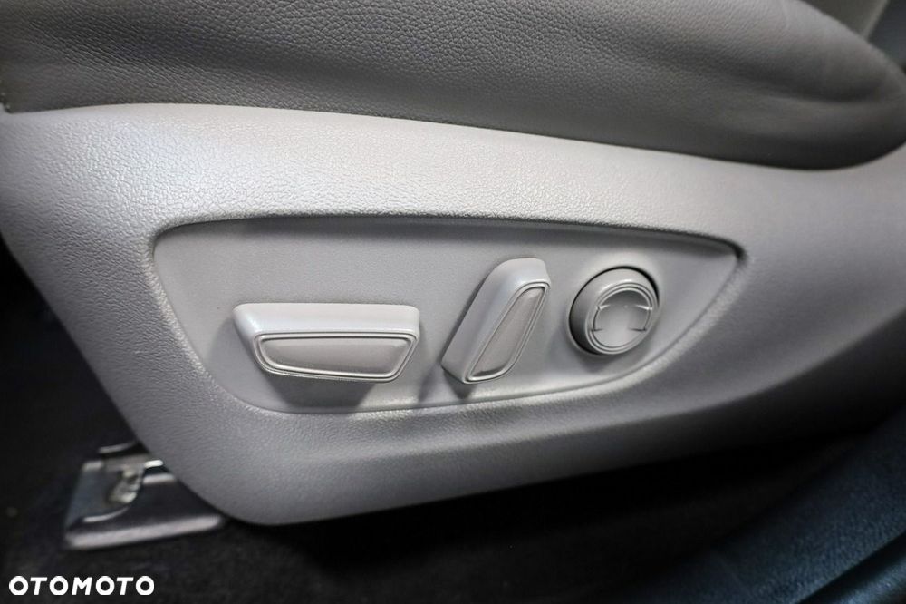 Toyota Highlander 2.5 Hybrid Executive - 29