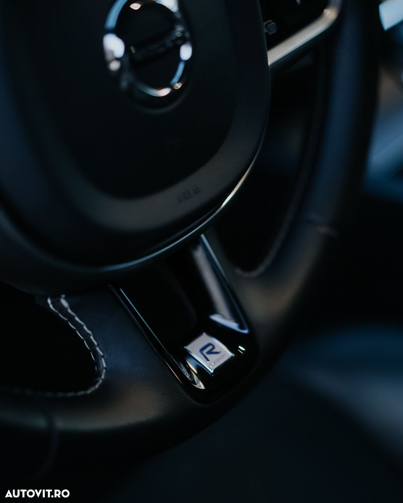 Volvo XC 60 D4 AWD Geartronic RDesign - 27