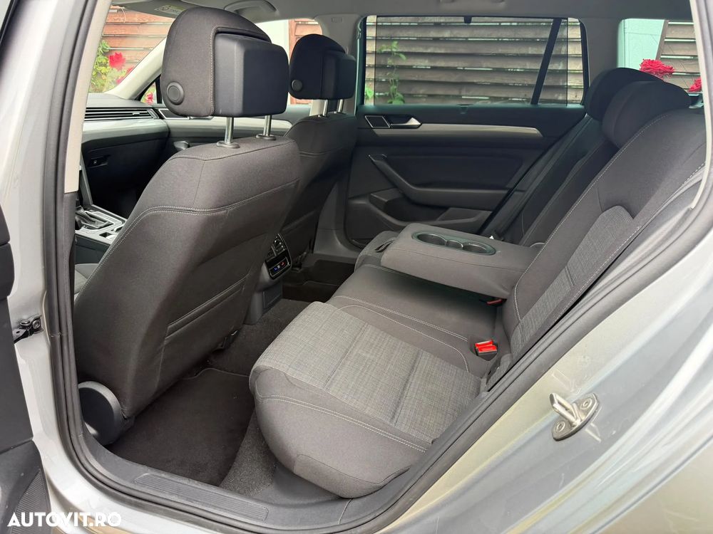 Volkswagen Passat 2.0 TDI DSG Comfortline - 10