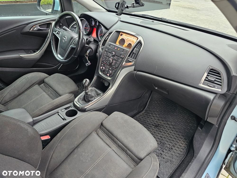 Opel Astra 1.6 T Cosmo - 17