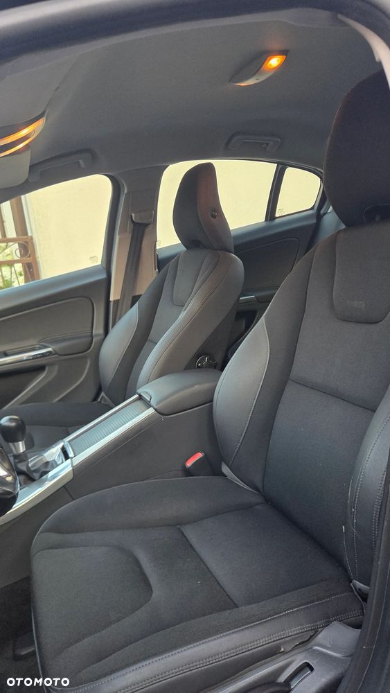 Volvo S60 DRIVe - 16
