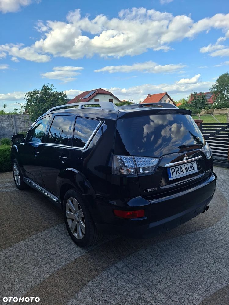 Mitsubishi Outlander 2.0 DID Instyle NAVI - 2