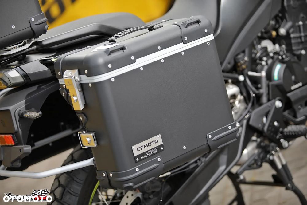 CFMoto MT - 3