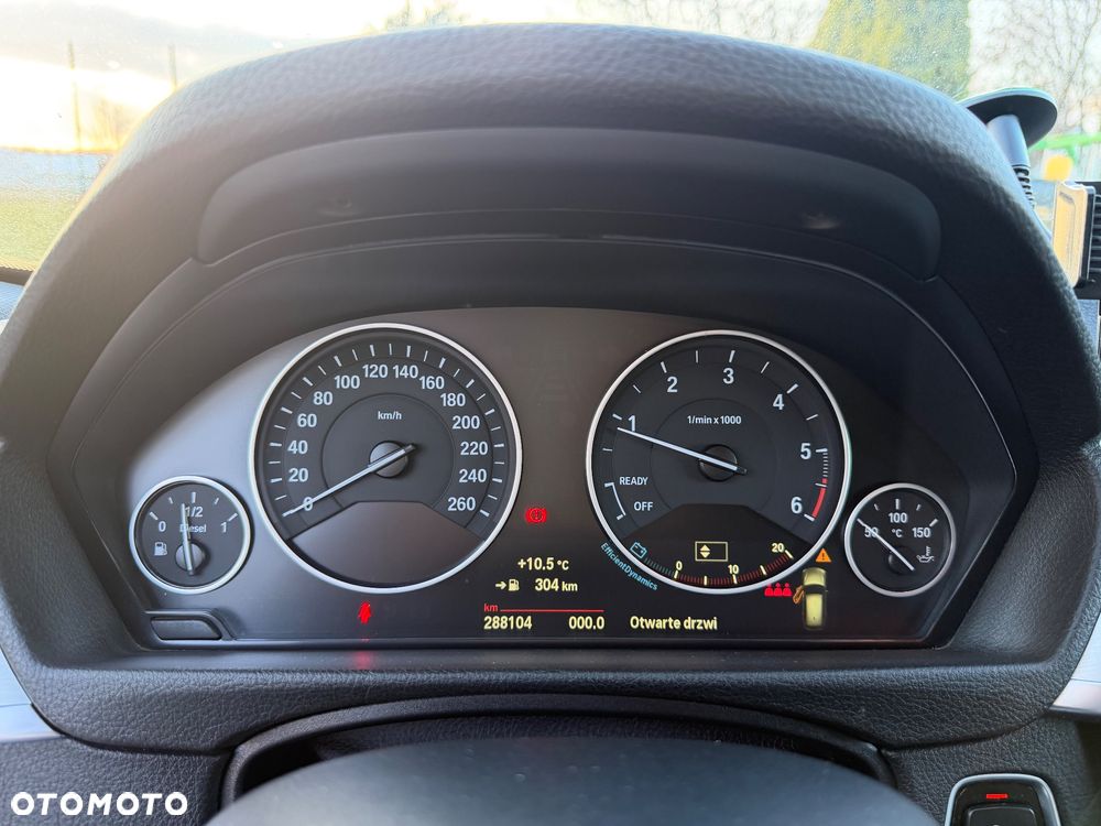 BMW Seria 3 318d Luxury Line - 18