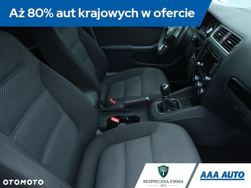 Volkswagen Jetta - 10