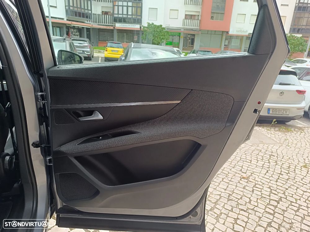 Peugeot 5008 PureTech 130 EAT8 Stop & Start Active Pack - 35