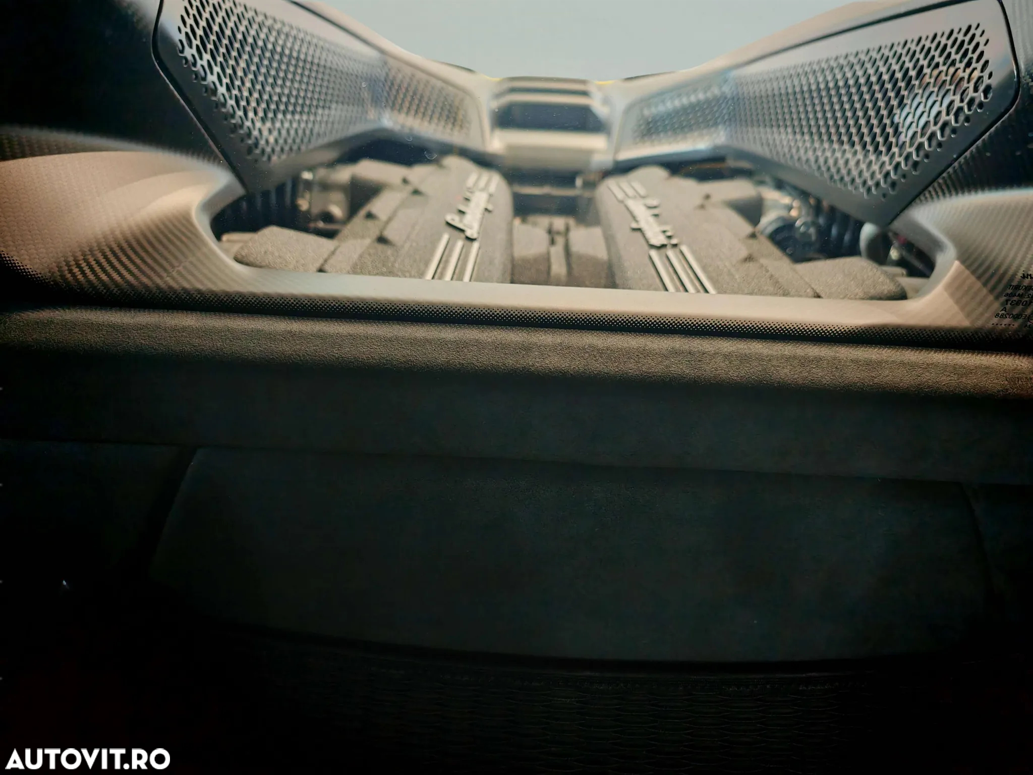 Lamborghini Revuelto - 29