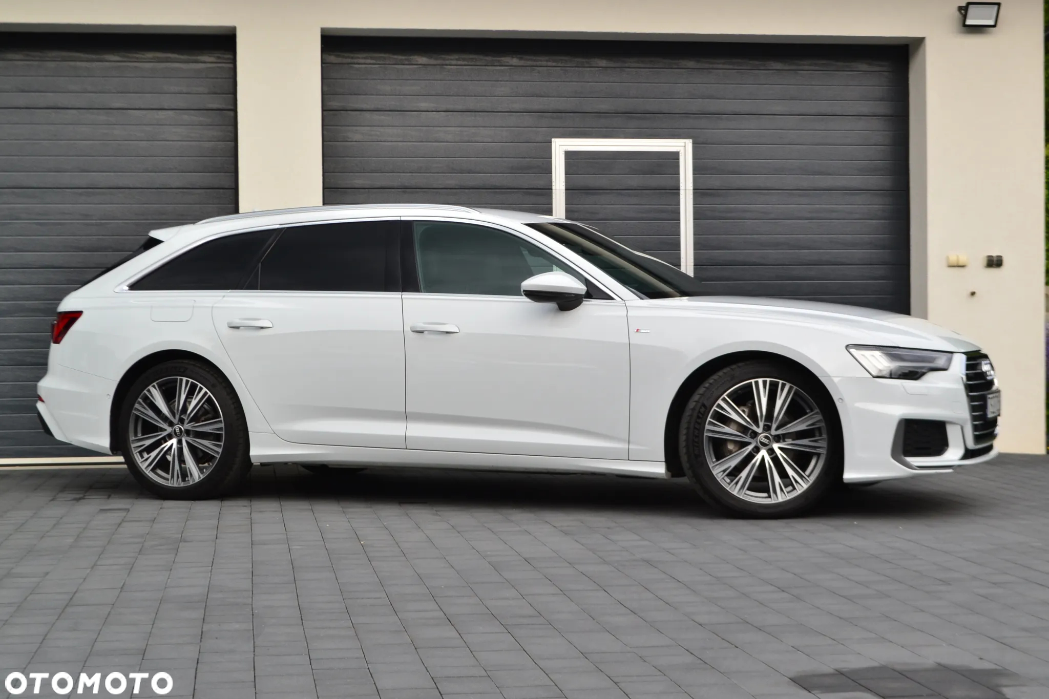 Audi A6 Avant 40 TDI quattro S tronic S line - 14