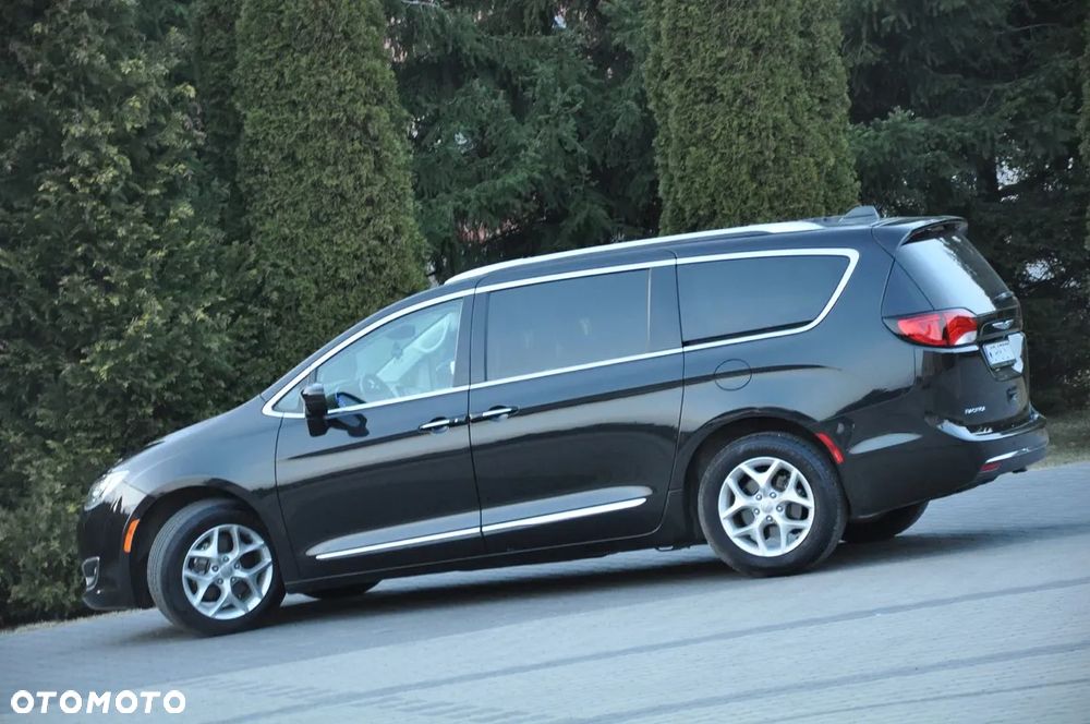 Chrysler Pacifica - 15