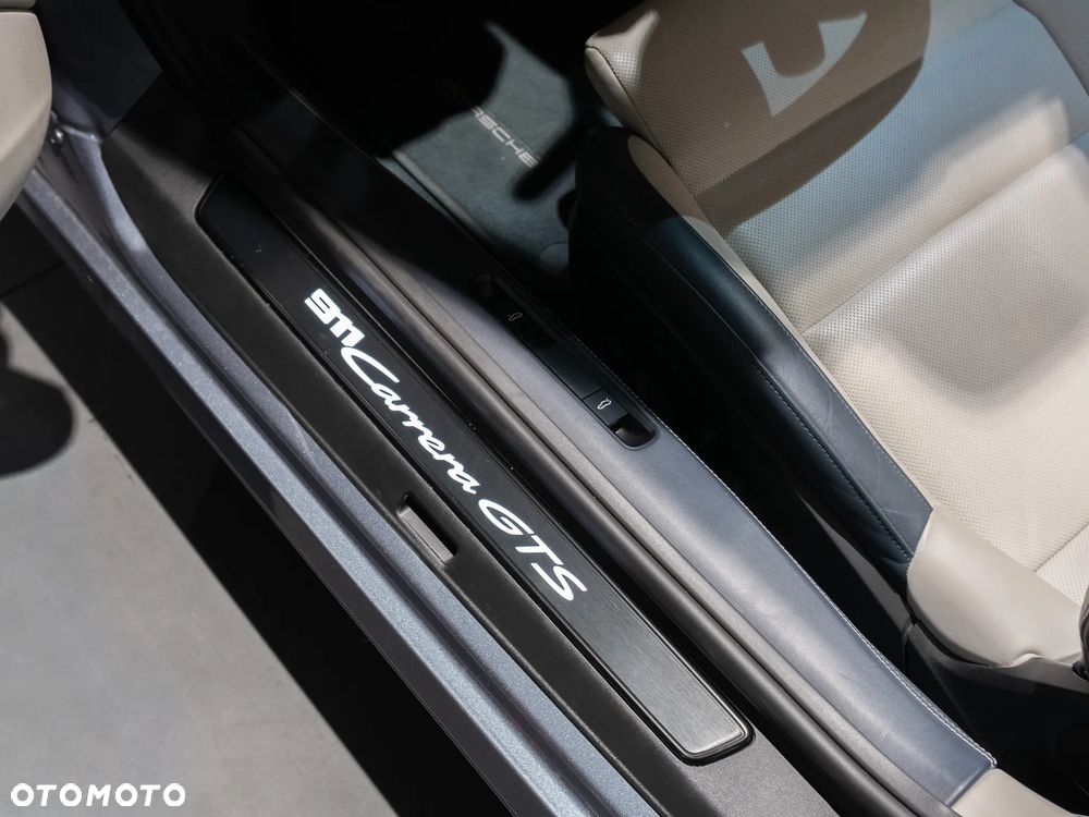 Porsche 911 Carrera GTS - 25