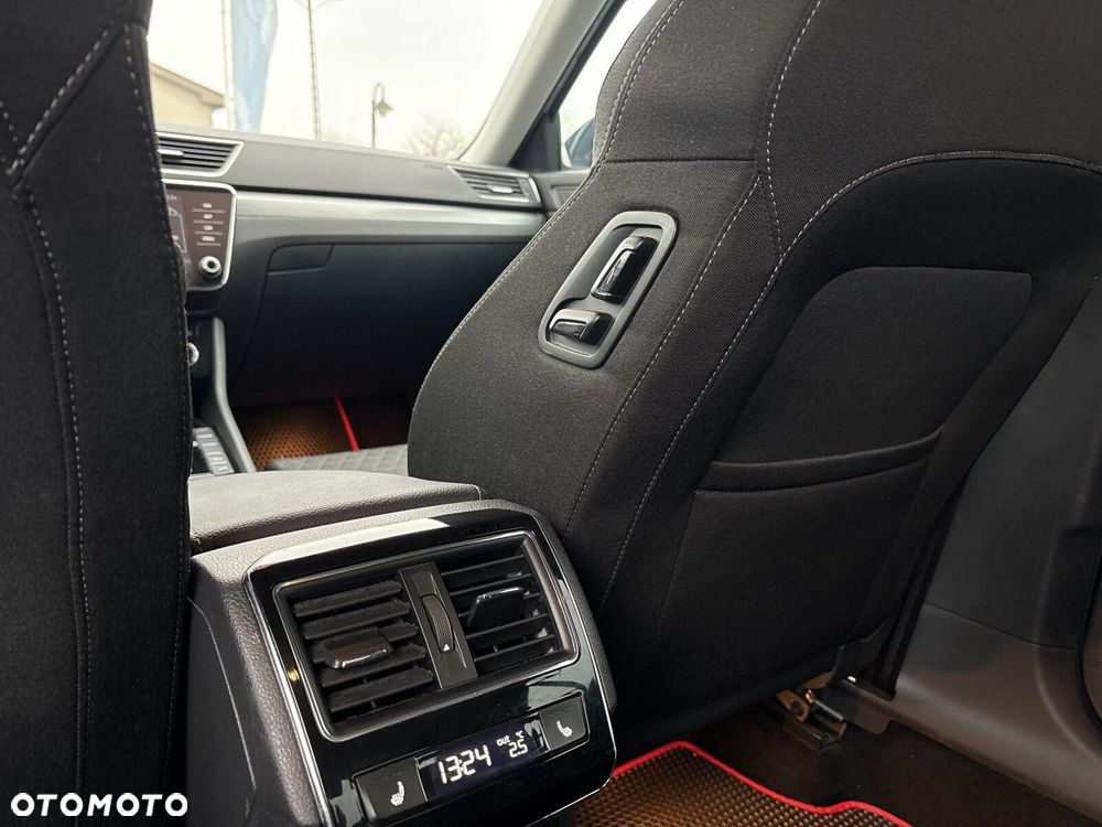 Skoda Superb 2.0 TDI SCR Style DSG - 33