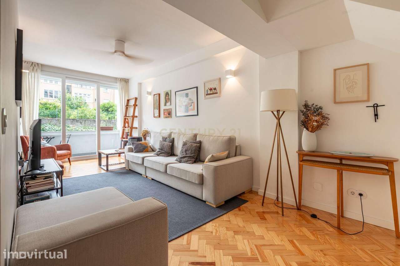 Apartamento T3 Duplex Remodelado em Alvalade - Grande imagem: 2/30