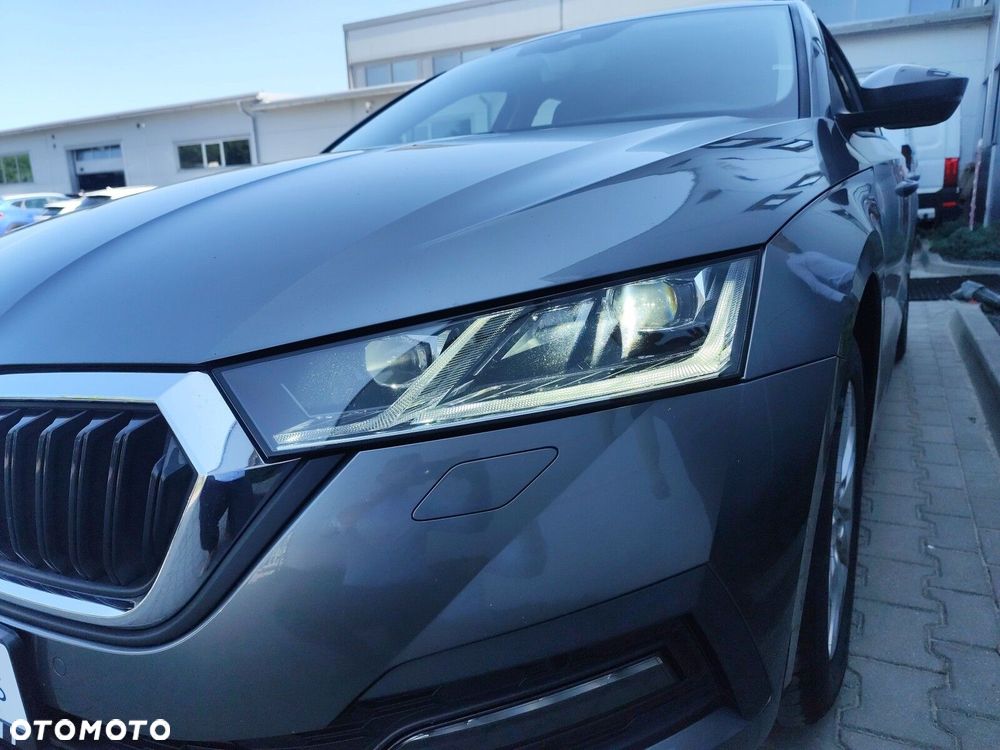 Skoda Octavia 2.0 TDI Ambition DSG - 32