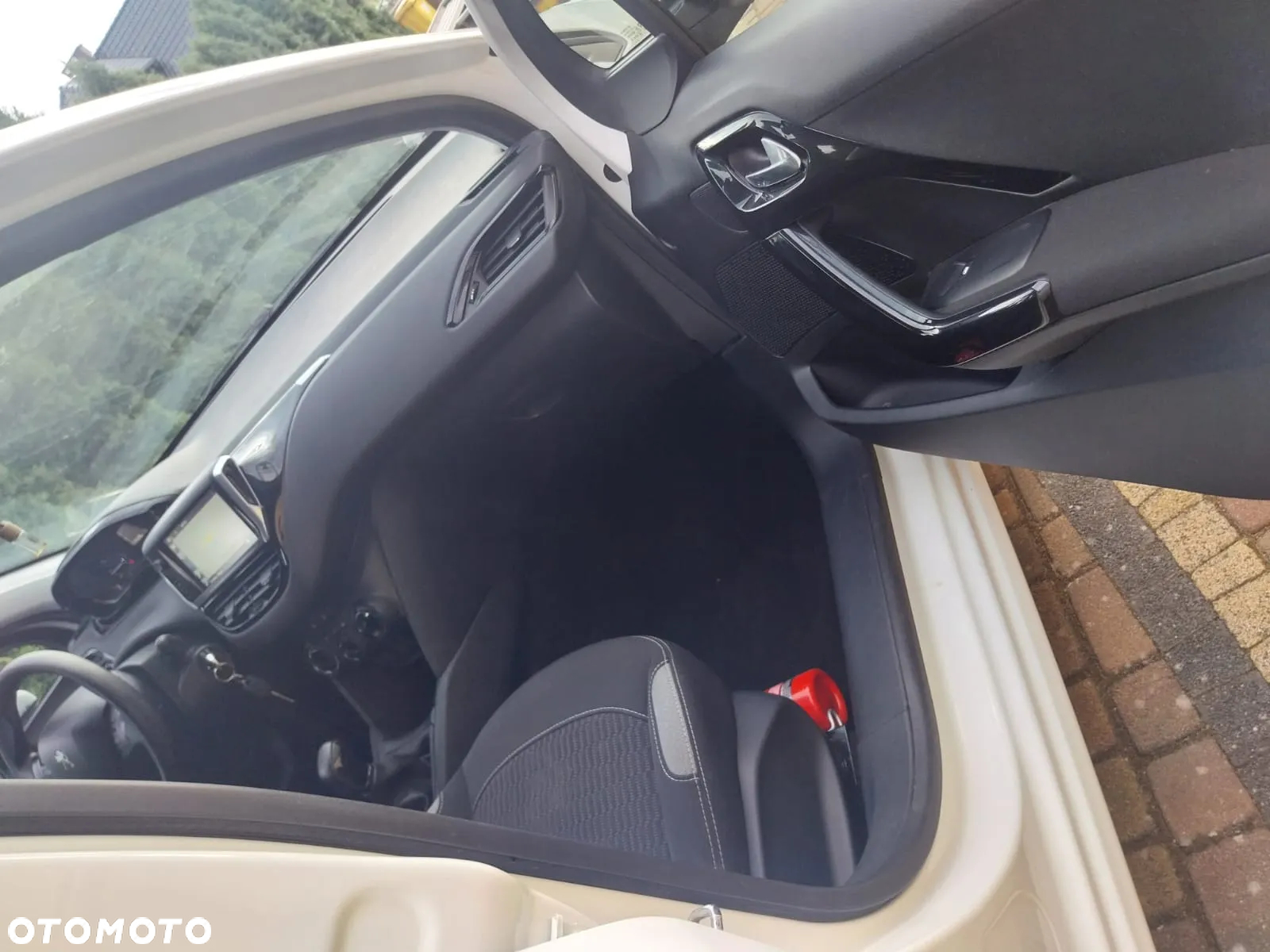 Peugeot 208 - 31