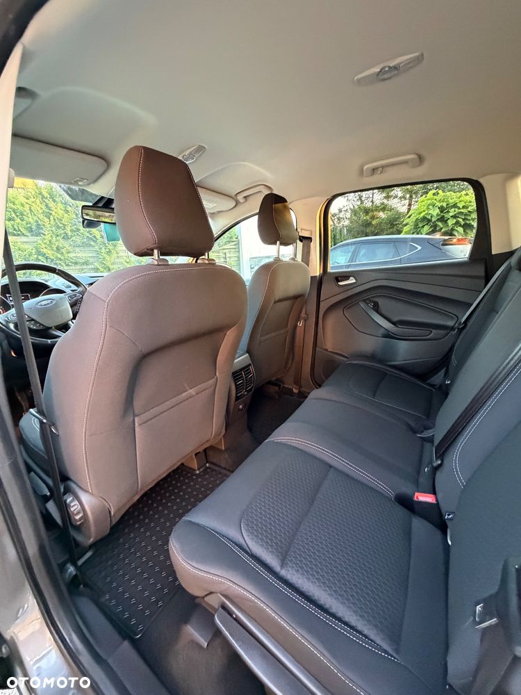 Ford Kuga 2.0 TDCi 2x4 Titanium - 13