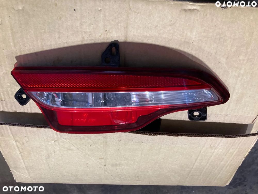 RENAULT KADJAR LIFT LAMPA W ZDERZAK ZDERZAKA PRAWY TYŁ PRAWA TYLNA LED  WSTECZNA PRZECIWMGIELNA