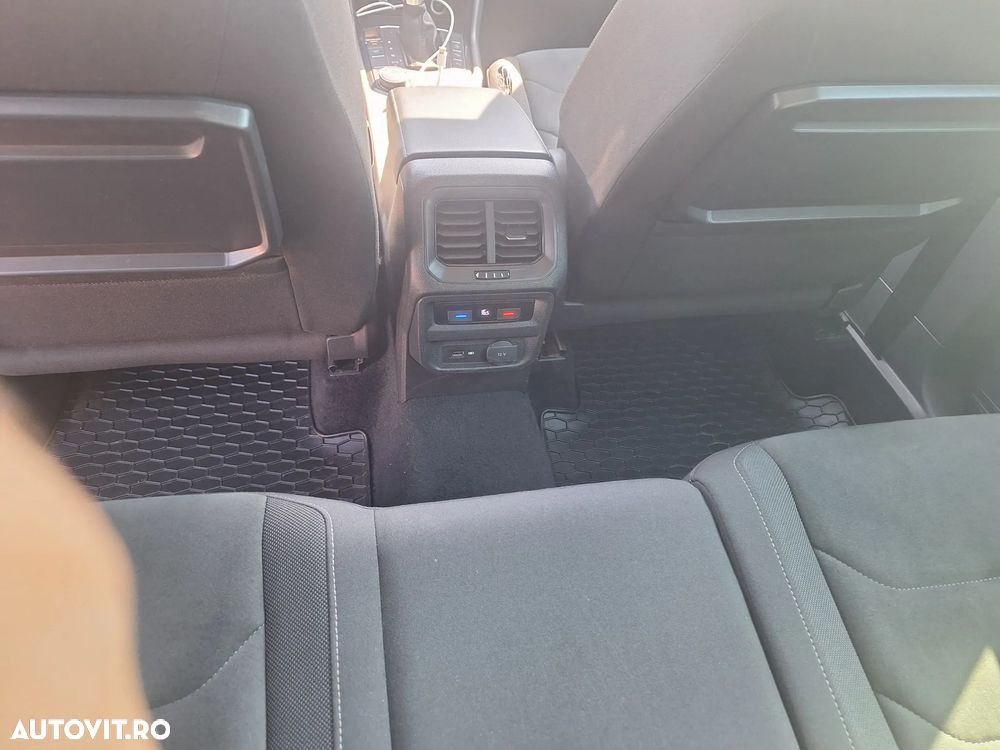 Volkswagen Tiguan - 12