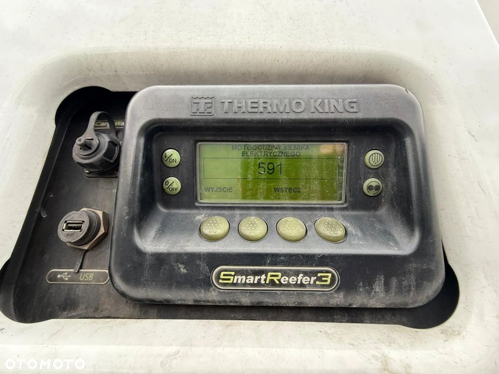 Schmitz Cargobull SKO 24 - 8