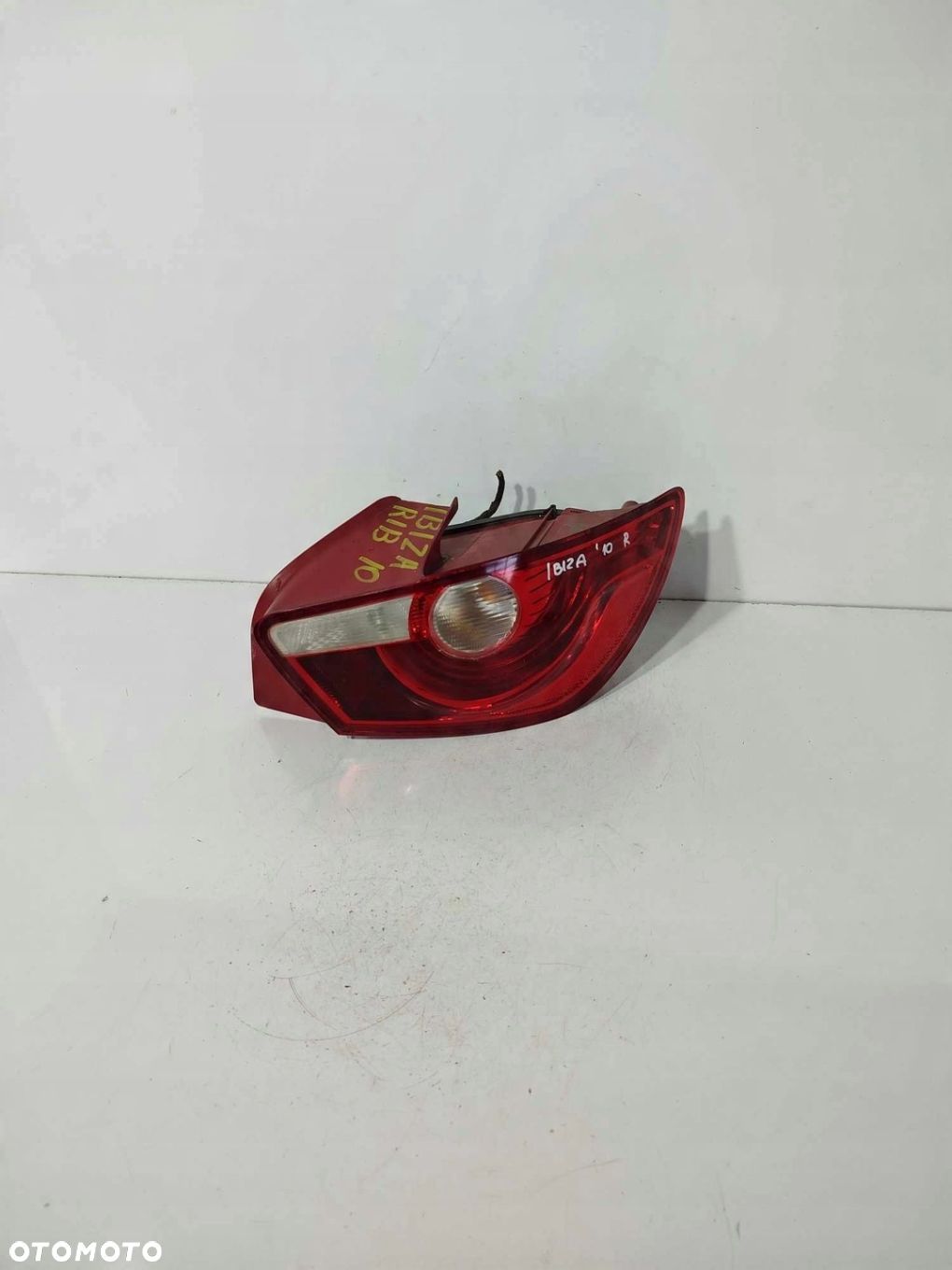 LAMPA PRAWA TYLNA SEAT IBIZA IV 08-17 6J HB - 1