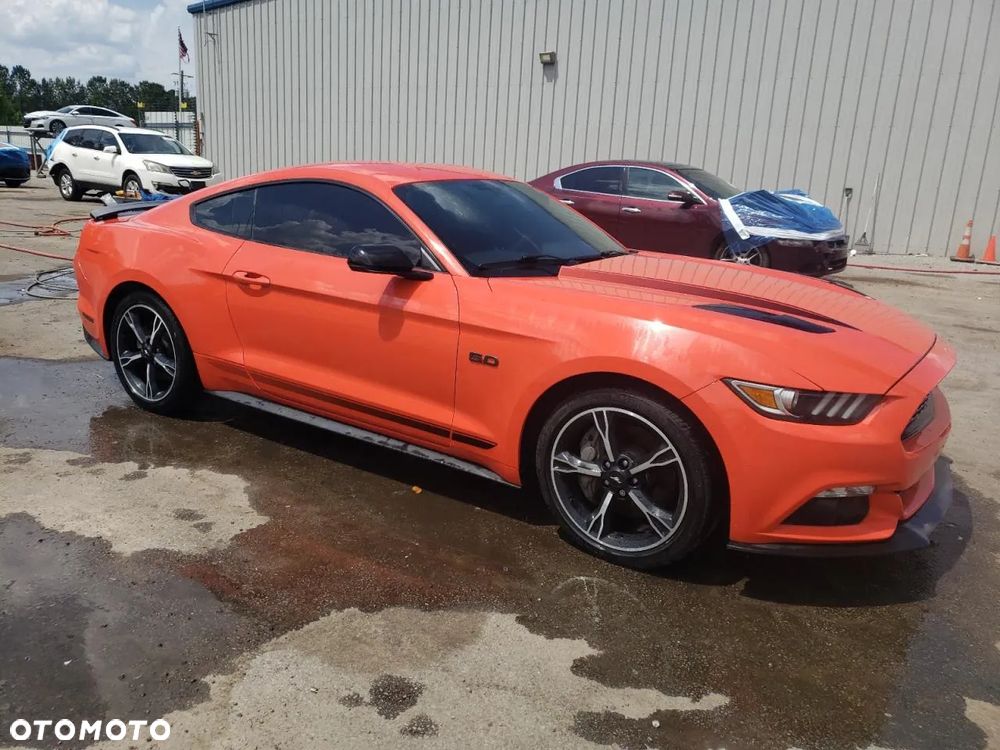 Ford Mustang 5.0 V8 GT - 2