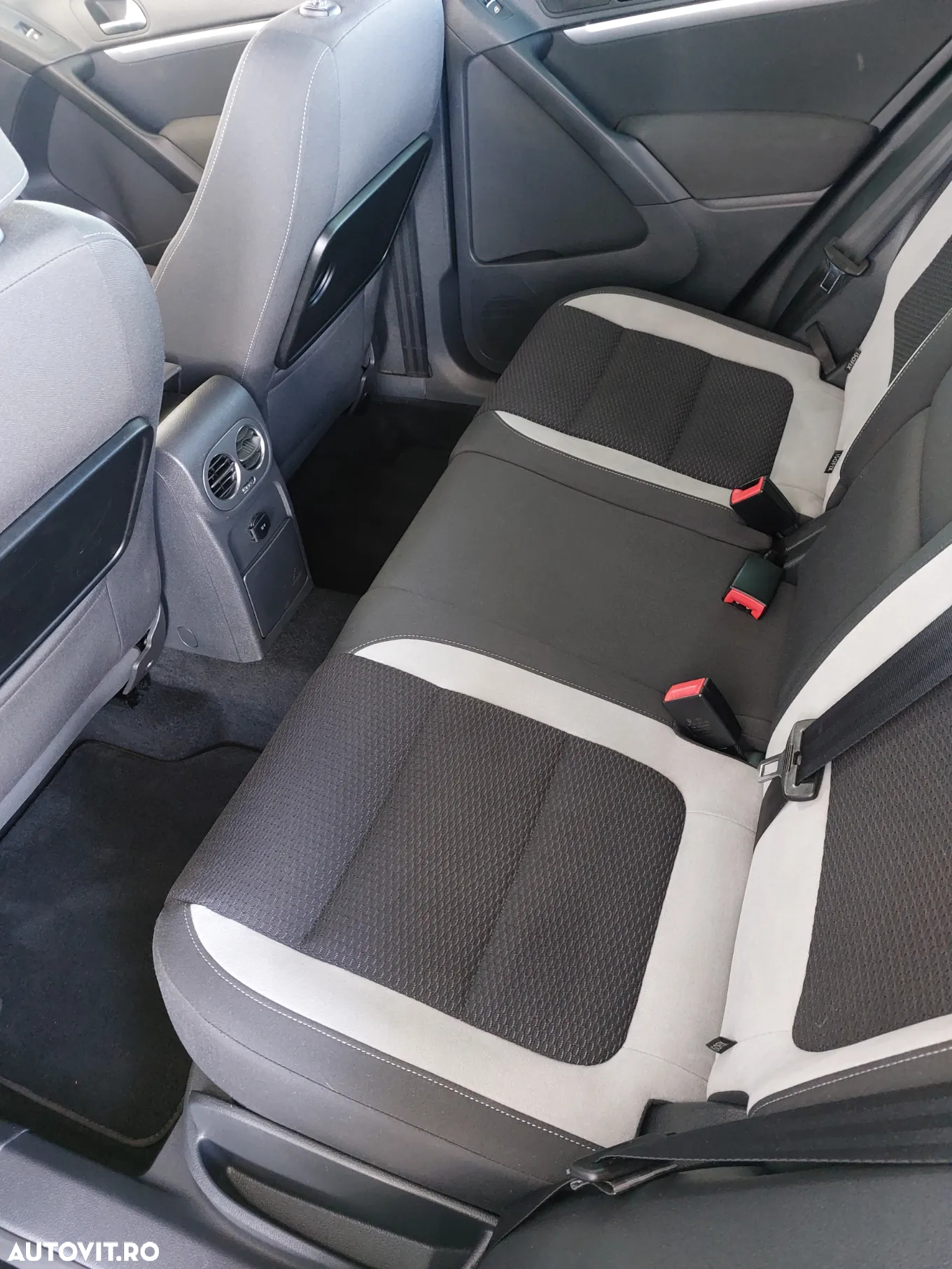 Volkswagen Tiguan 2.0 TDI DPF BlueMotion Technology Sport & Style - 10