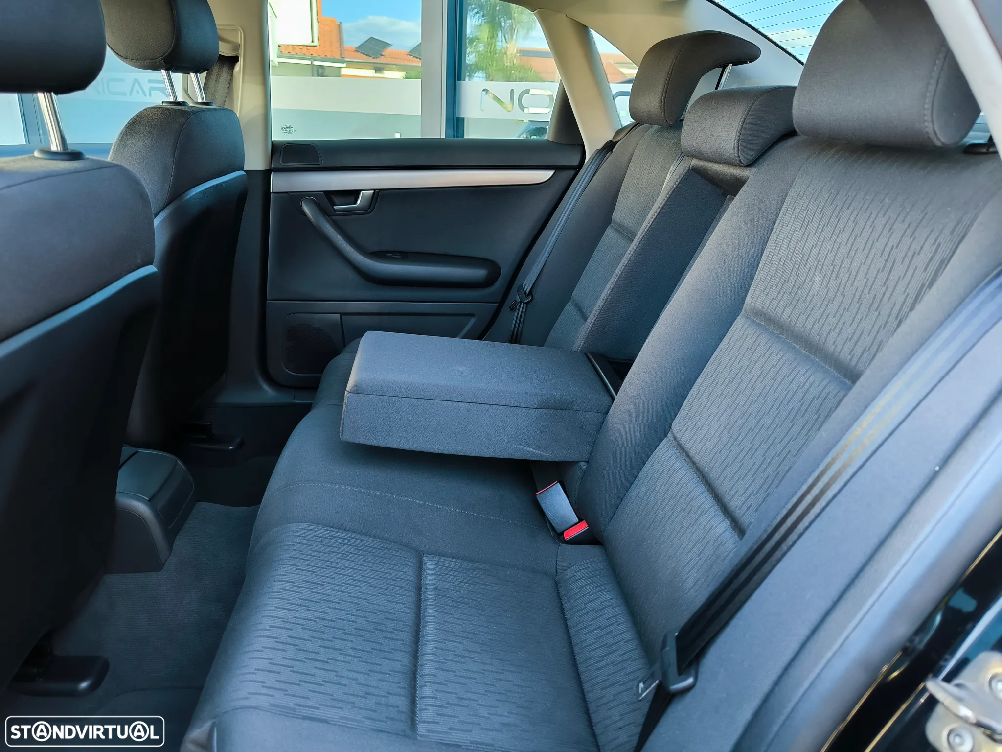 Audi A4 2.0 TDI Advance - 37