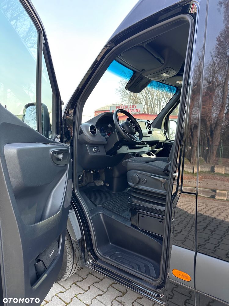 Mercedes-Benz Sprinter - 20