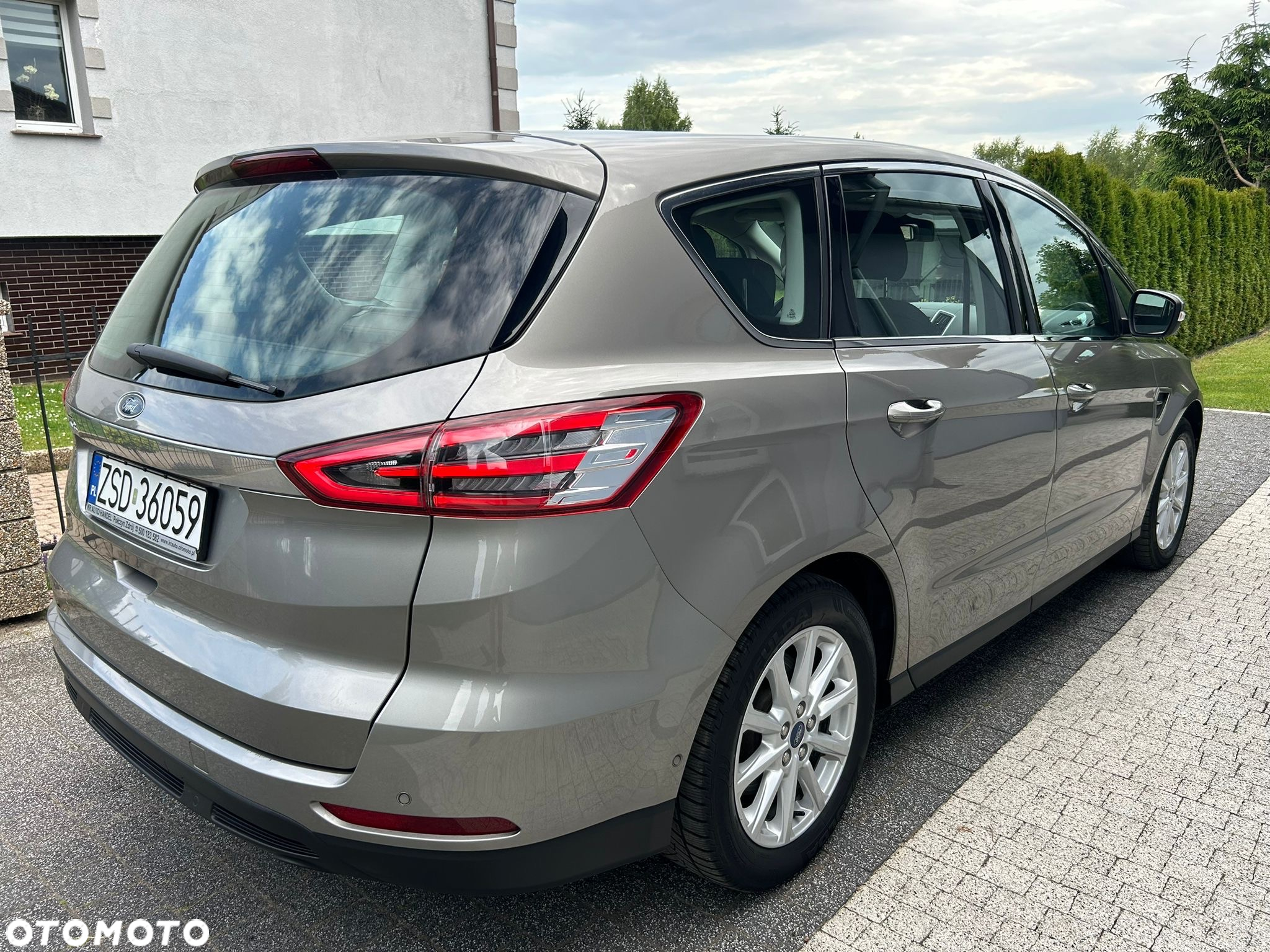 Ford S-Max 2.0 EcoBlue Titanium - 24