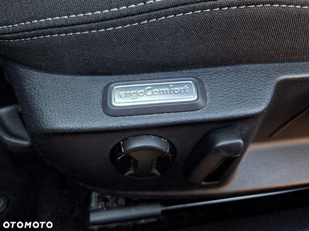 Volkswagen Passat 2.0 TDI SCR Highline DSG - 16